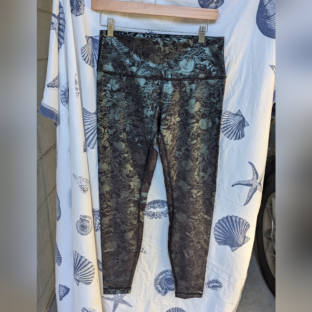 Lululemon Wunder Train Logo Flourish Black Iridescent Foil Size 10 Like New